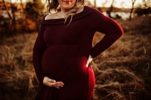 Fall maternity session in open field – Amber Potter Photography Springfield MO.