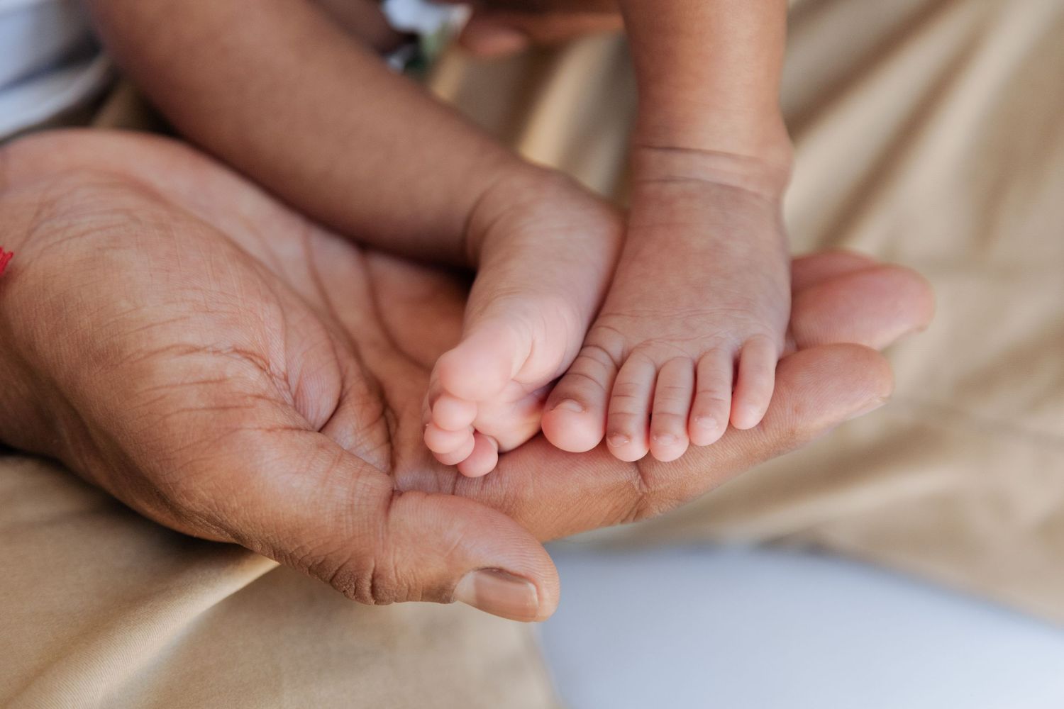 Fourways, Johannesburg newborn, maternity, family & couples photography by Kayla Tagg capturing natural, warm, meaningful moments