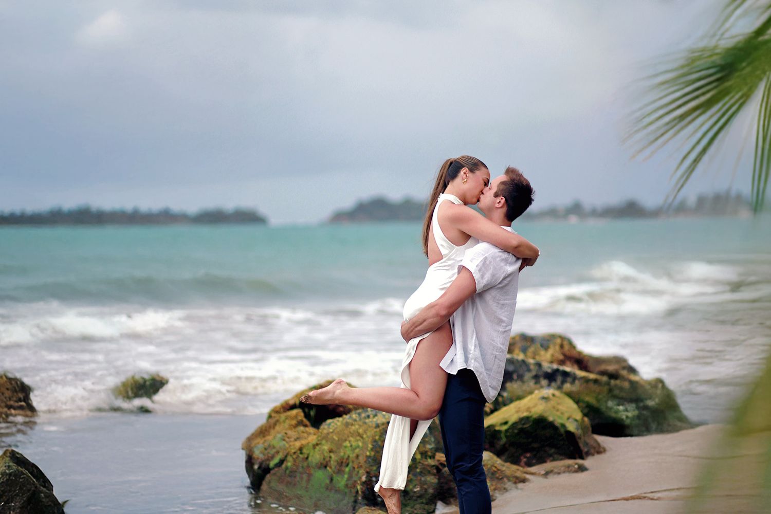 Puerto Rico Photographer. Albert Ray Photo. Book Now. Beach Photoshoot. Seaside Photoshoot. Engagement Photoshoot. Elopement photos. Couple