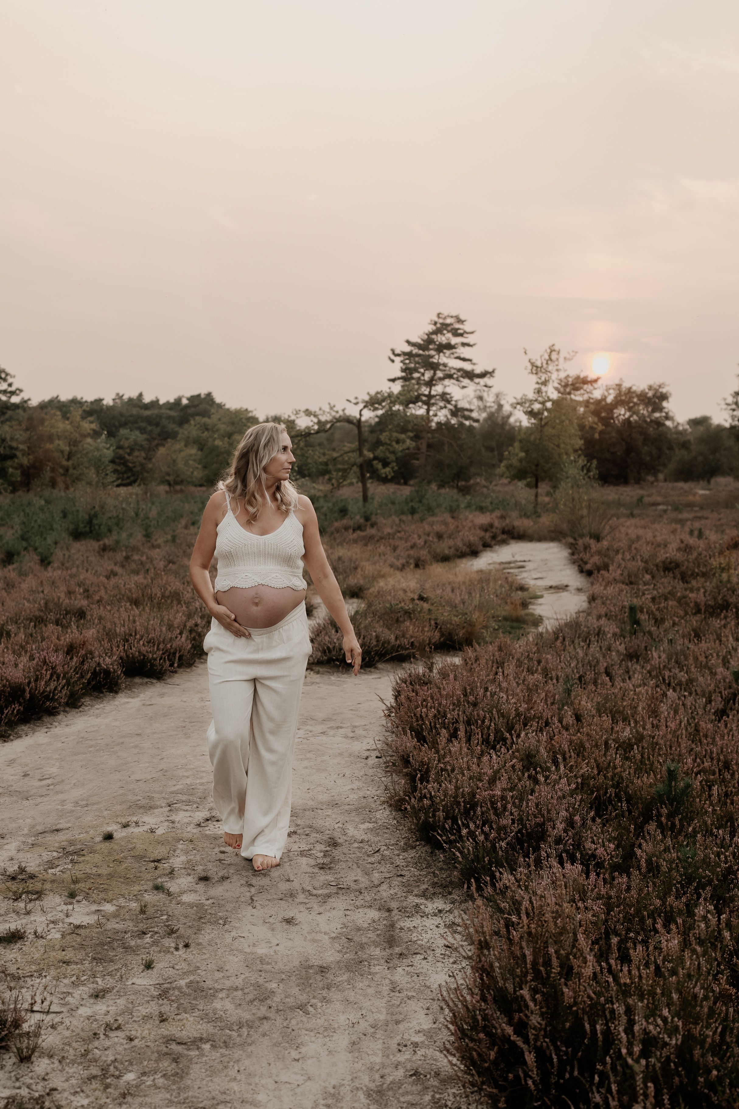Zwangerschap fotografie in Geldrop en omgeving Eindhoven – wees jezelf tijdens een fotoshoot. Ik denk met je mee.