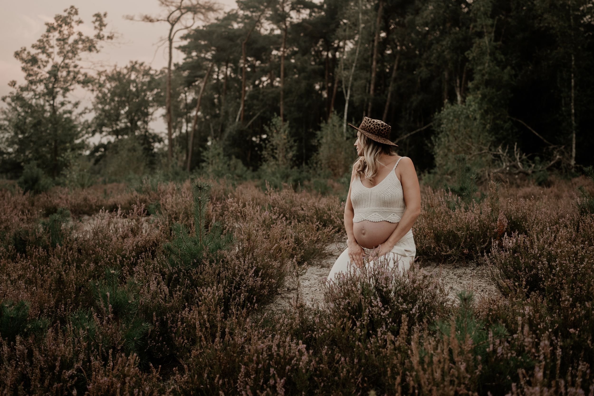 Zwangerschap fotografie in Geldrop en omgeving Eindhoven – wees jezelf tijdens een fotoshoot. Ik denk met je mee.