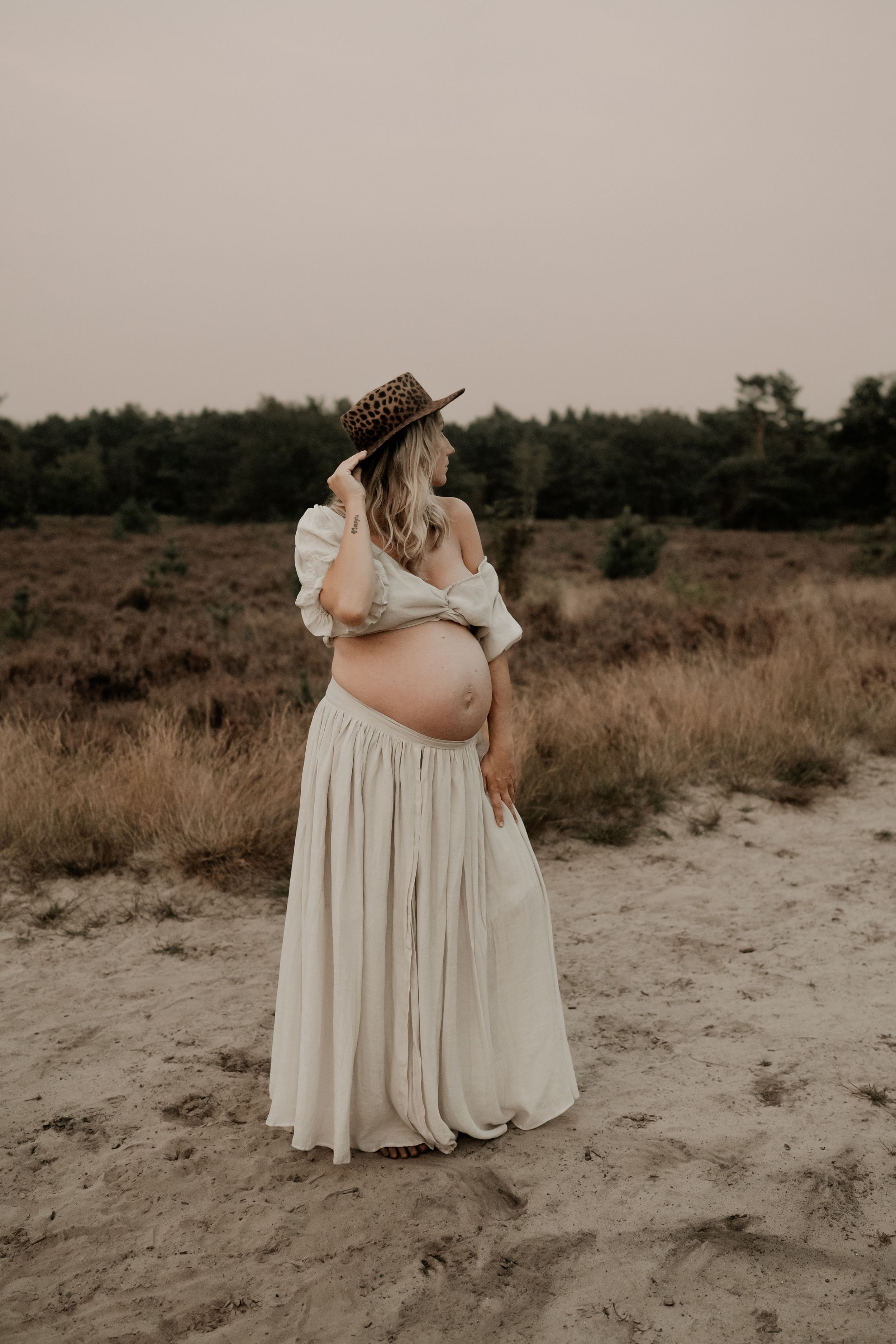 Zwangerschap fotografie in Geldrop en omgeving Eindhoven – wees jezelf tijdens een fotoshoot. Ik denk met je mee.
