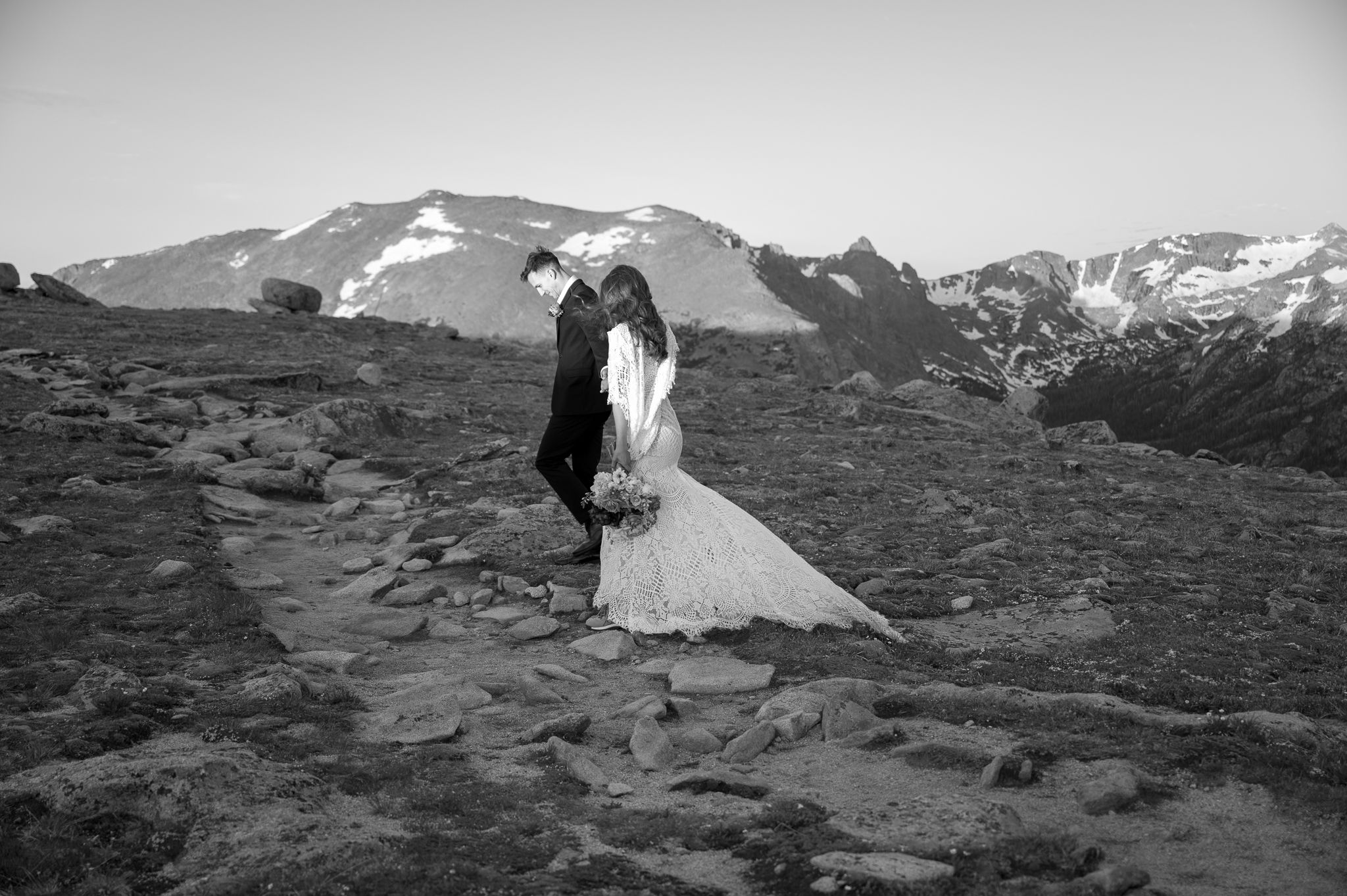 Couple eloping in Rocky Mountain National Park, Colorado
