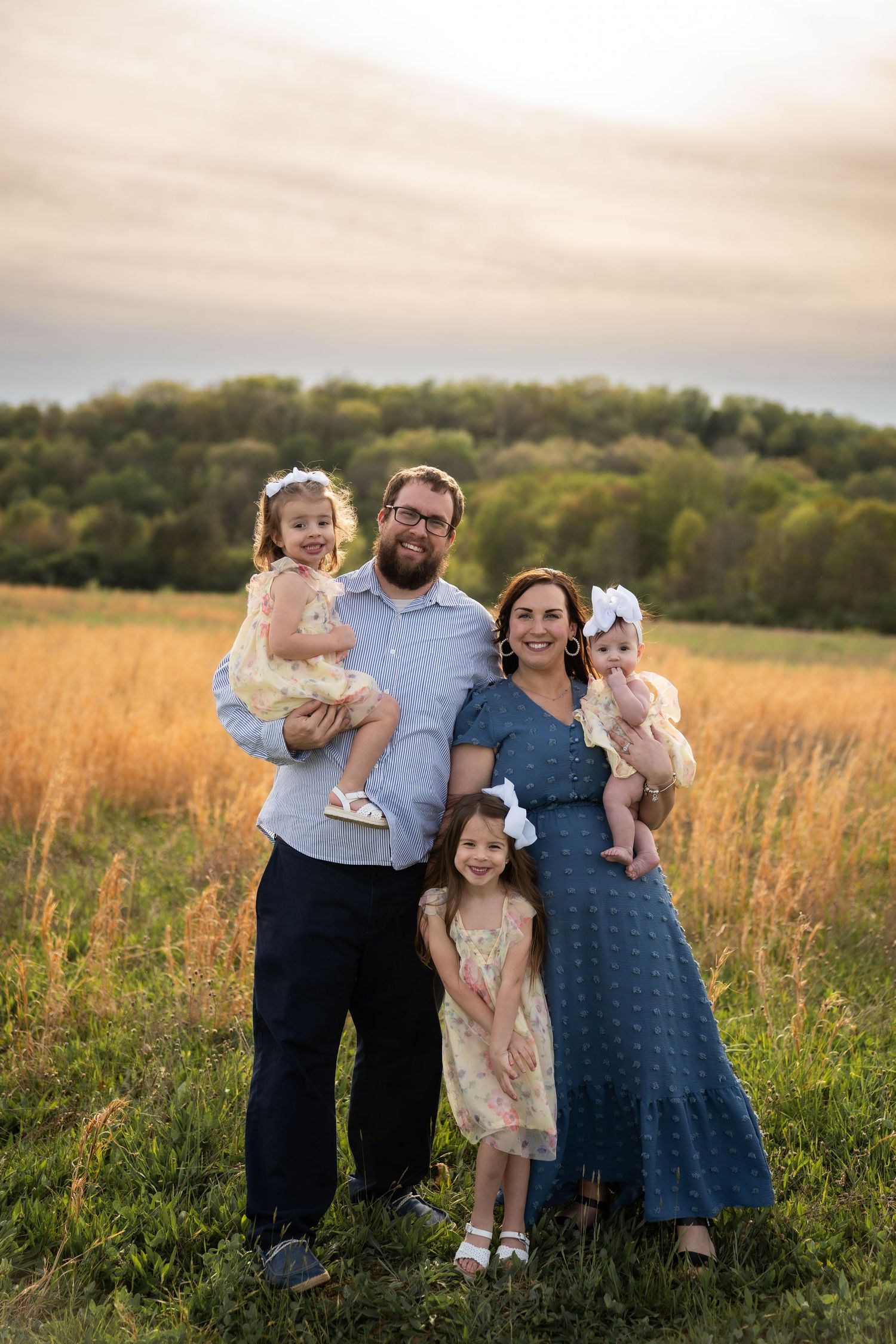 Family Session Outdoor in Greensburg, Pittsburgh Family Portraits