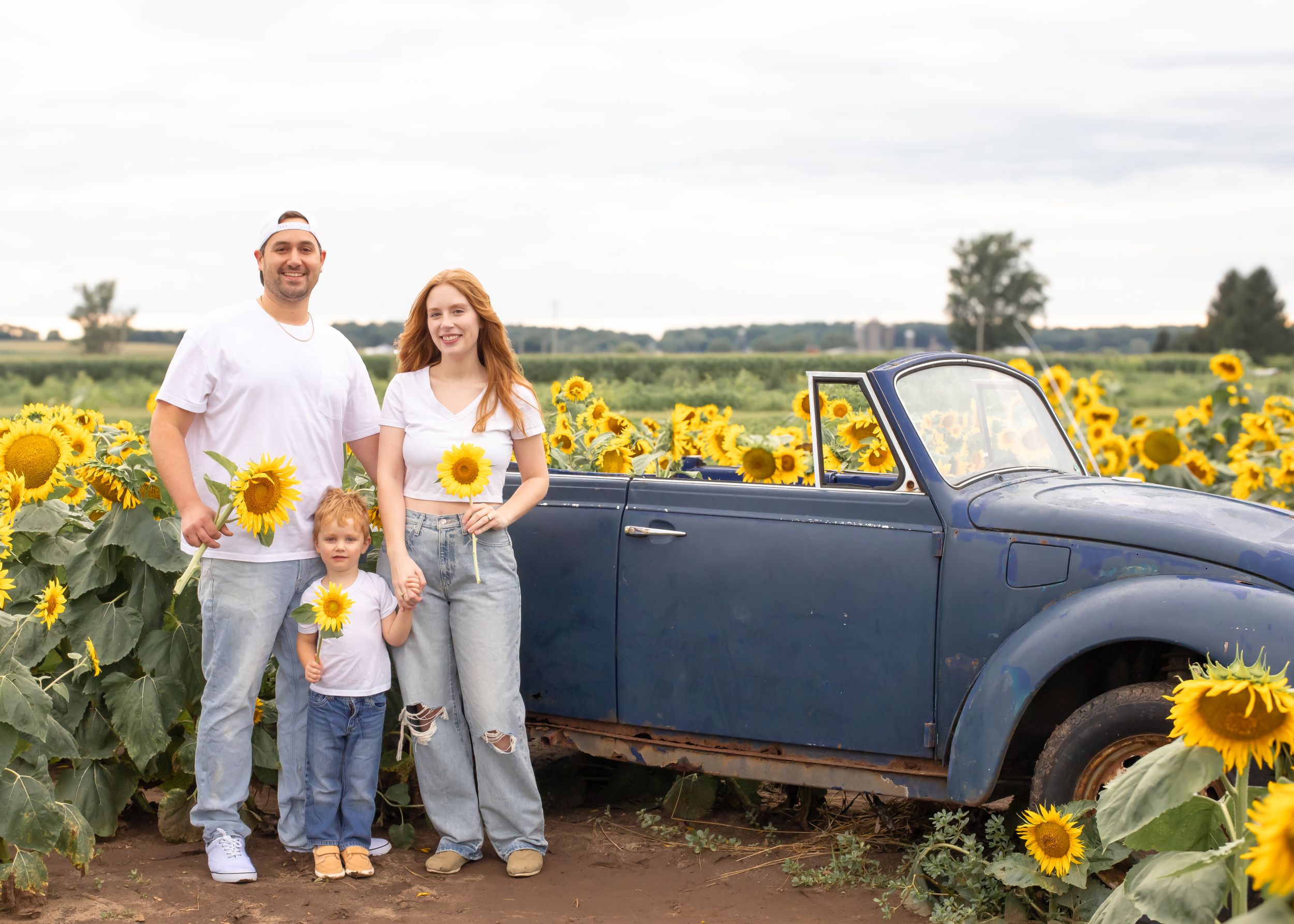 Professional Photography Janesville Wisconsin
Family
Love
Children
Sunflowers
Natural Light