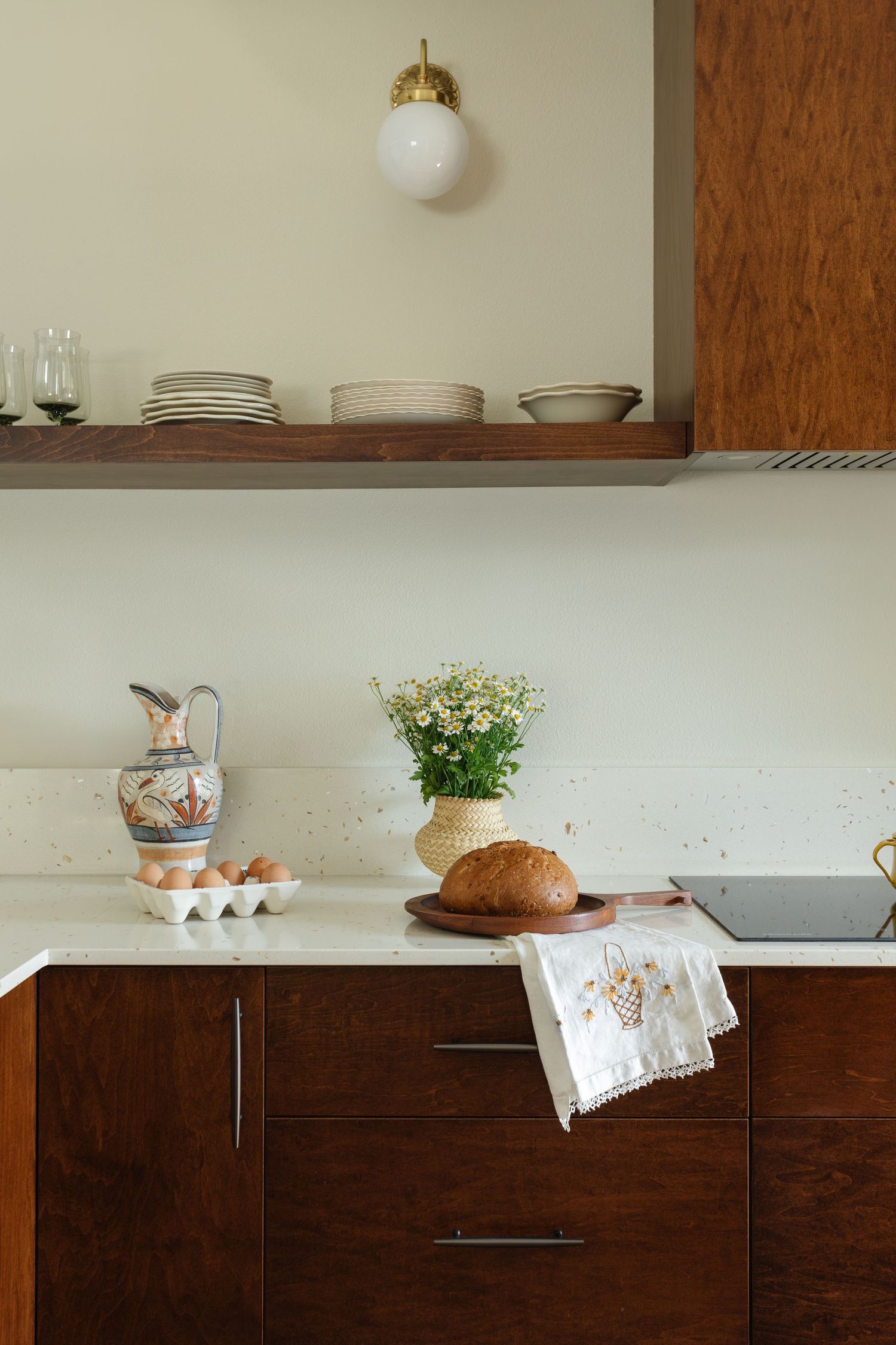 Tara Correa's photography focuses on capturing the architectural interiors of commercial and residential spaces.
