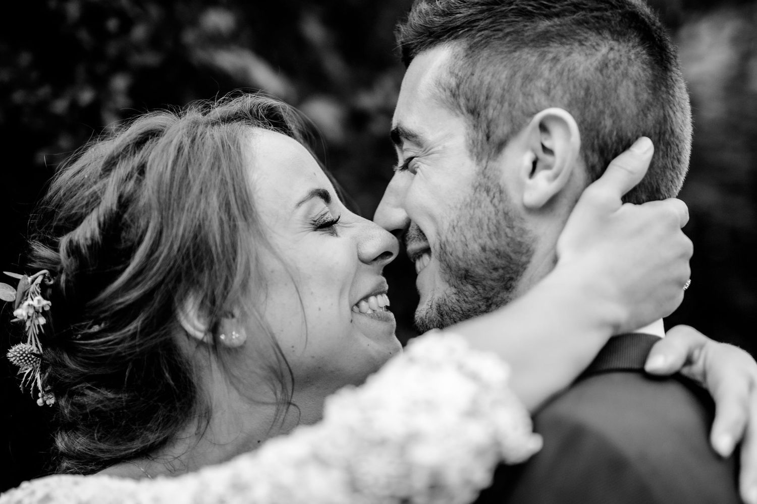 photographie reportage de mariage couple noir et blanc La factory Anse