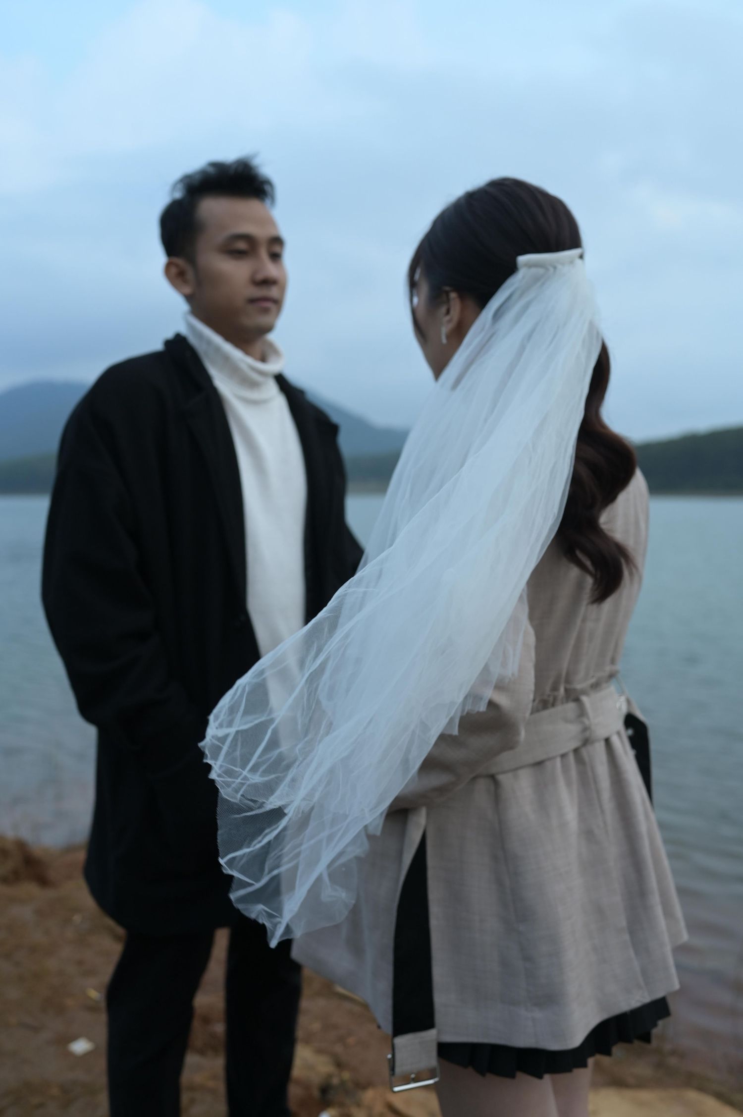 Emotional cinematic photography by Che Hoang Huy for Symphony by H Studio weddings.