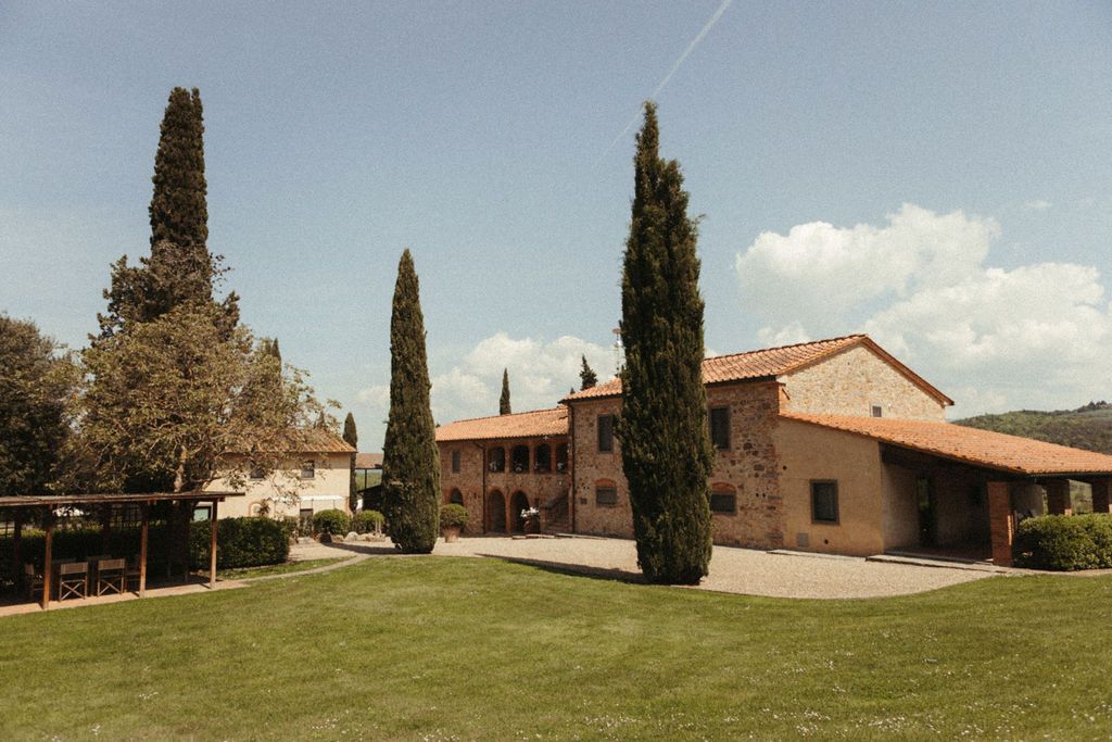elopement photographer, tacoma, washington, seattle, destination photographer, wedding, tuscany, italy, borgo iesolana