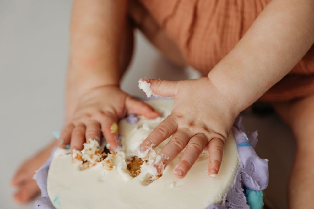 detail cake smash studio photographer studio trained skilled professional NY WNY East Aurora buffalo