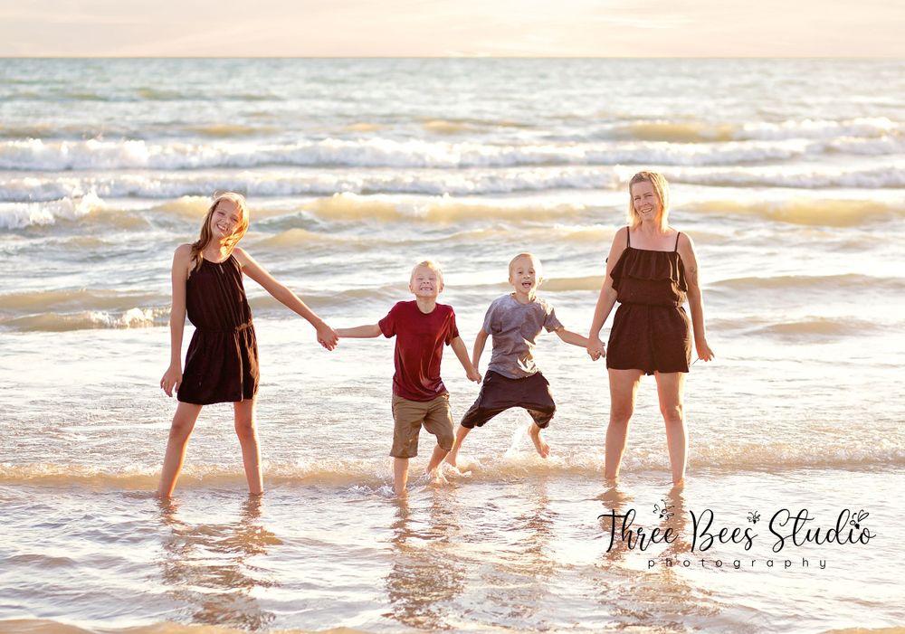 familyphotography, quinte west, trenton, brighton, cobourg ontario, family photos, photography, studio photography,