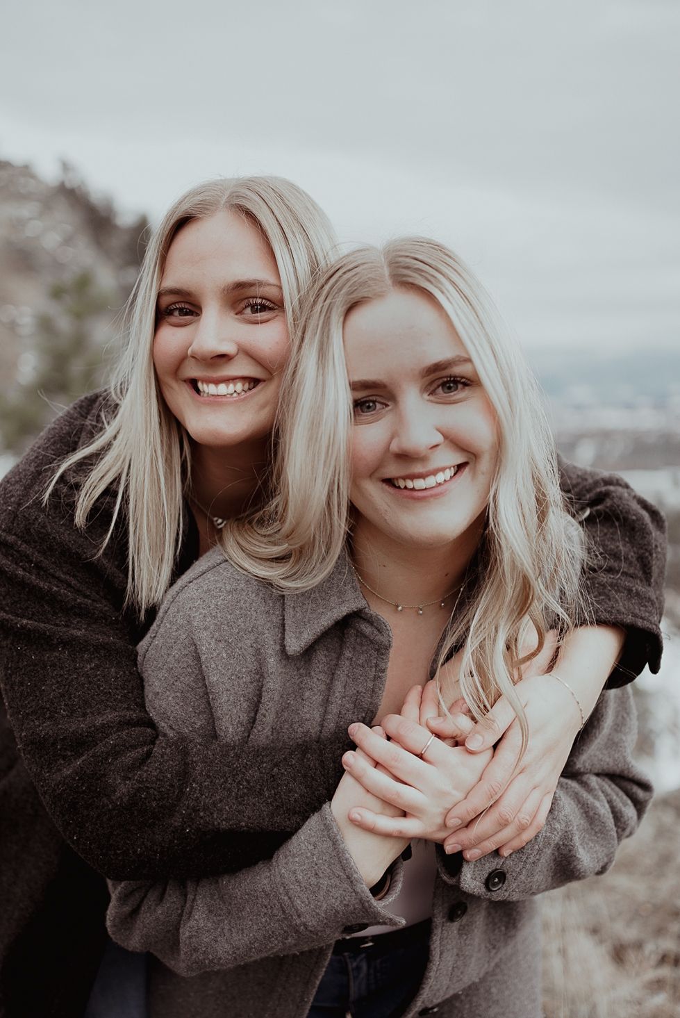 Family Photoshoot at Upper Mission Kelowna BC. Kelowna Okanagan Family Photographer