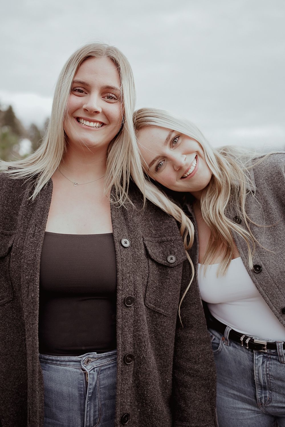 Family Photoshoot at Upper Mission Kelowna BC. Kelowna Okanagan Family Photographer