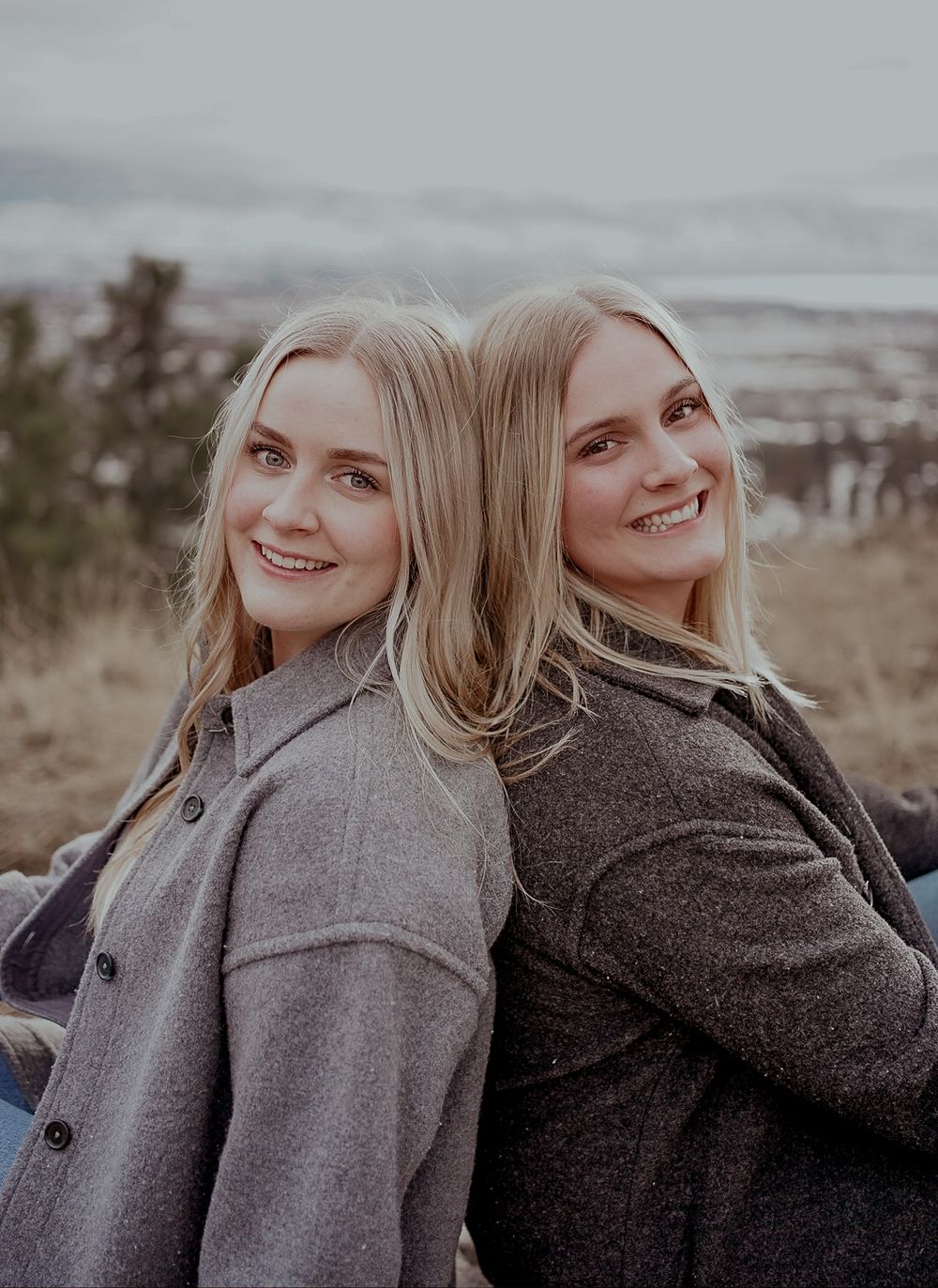Family Photoshoot at Upper Mission Kelowna BC. Kelowna Okanagan Family Photographer