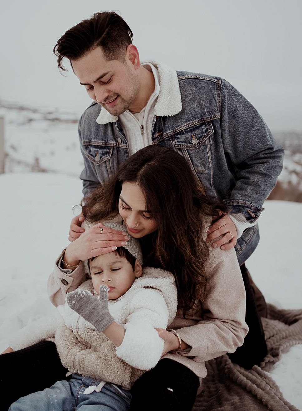 Family Photoshoot at Upper Mission Kelowna BC. Kelowna Okanagan Family Photographer
