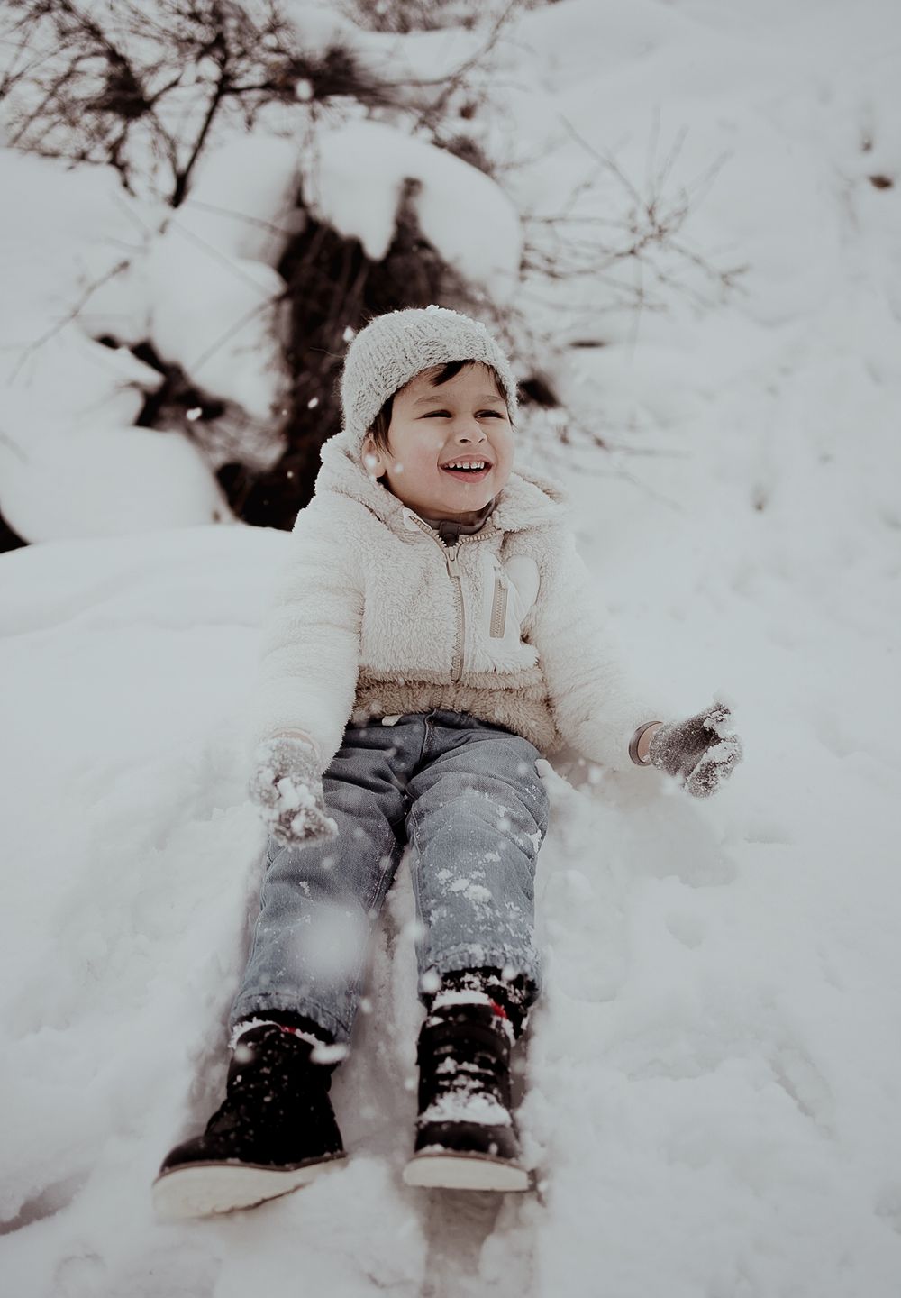 Family Photoshoot at Upper Mission Kelowna BC. Kelowna Okanagan Family Photographer
