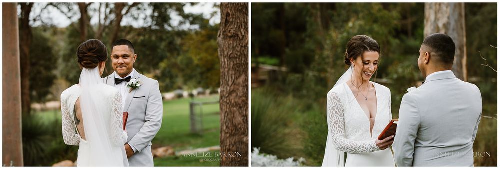 bride reading her vows
