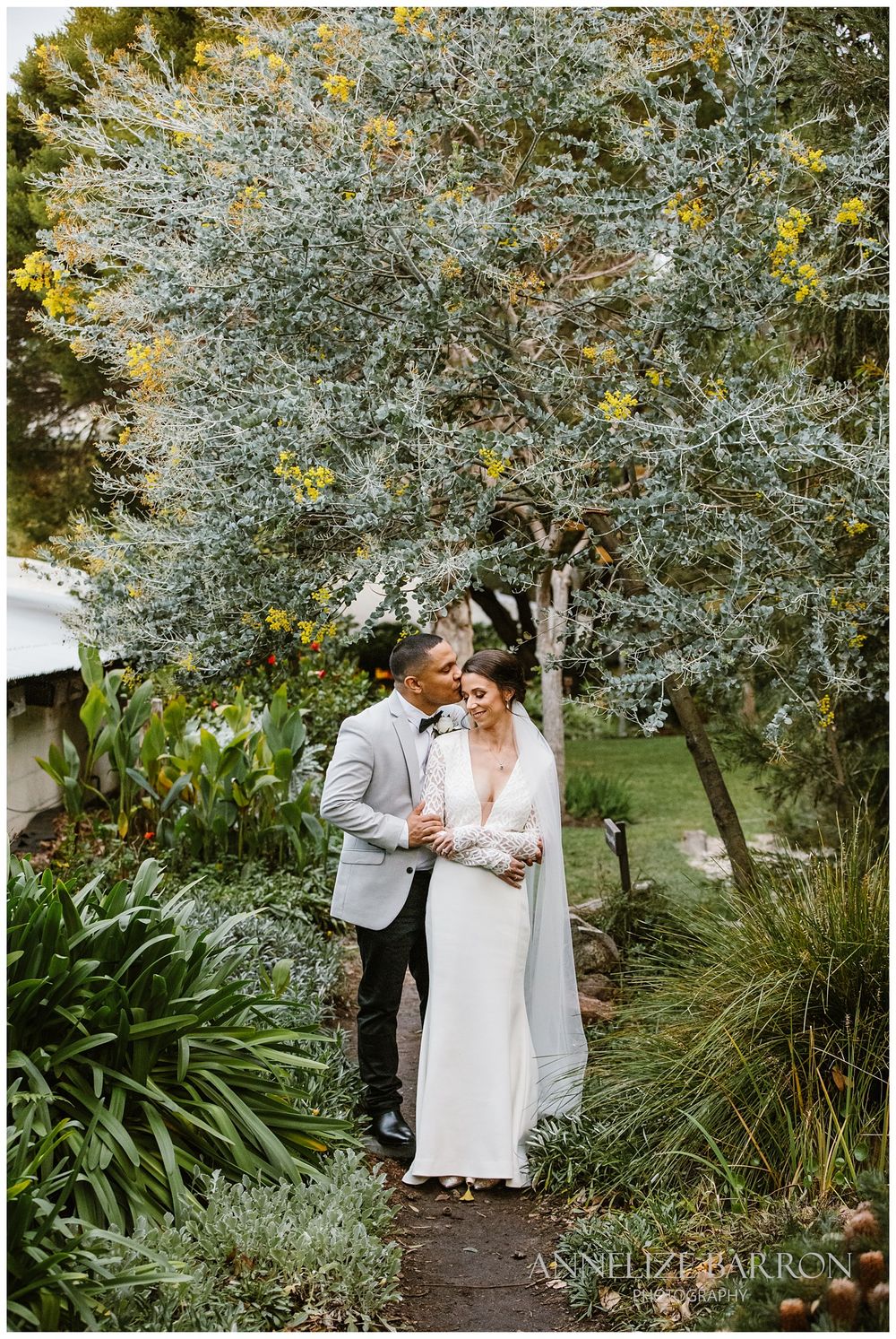 Happs Winery Wedding bride and groom in the garden