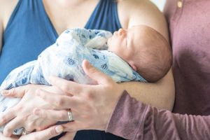 becoming a family during a Houston newborn photography session in Houston, TX. sweet baby.