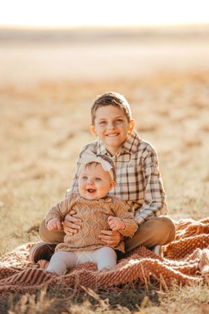 Altus Lawton Medicine Park Quartz Mountain State Park, Family Photoshoot Session, siblings mother, fields, Oklahoma sunset, trails, baby