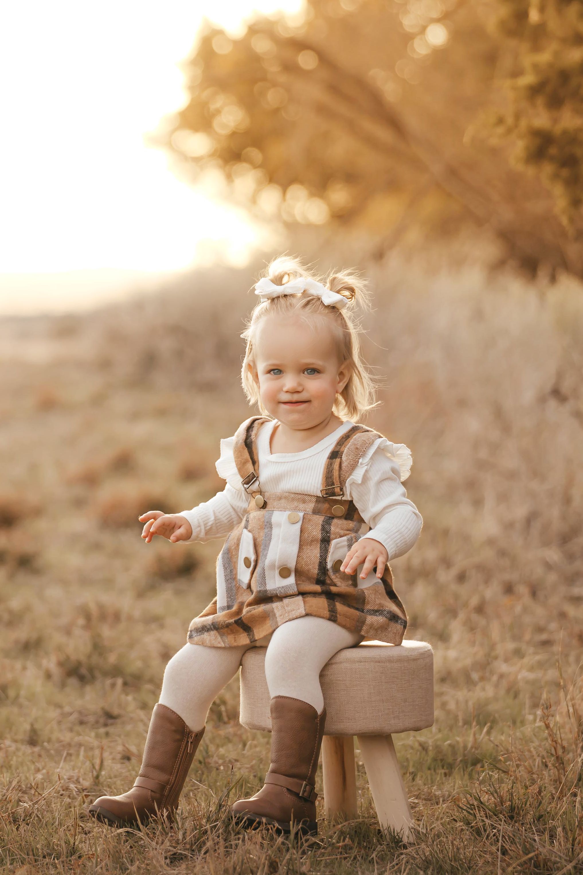 Altus Lawton Medicine Park Quartz Mountain State Park, Proteau Family Photoshoot Session, siblings, mother father, fields, Oklahoma sunset