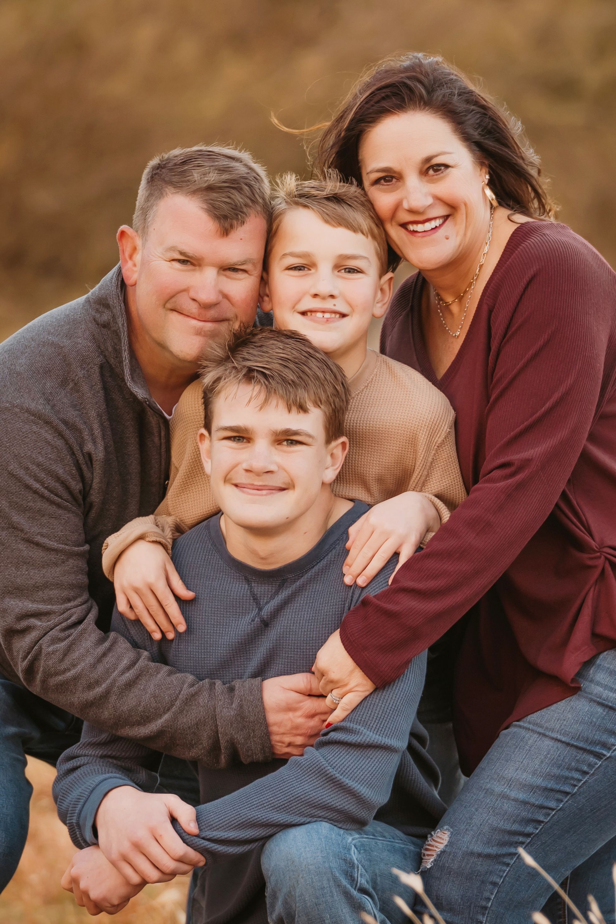 Altus Lawton Medicine Park Quartz Mountain State Park, Roberts Family Photoshoot Session, siblings, mother father, fields, Oklahoma sunset