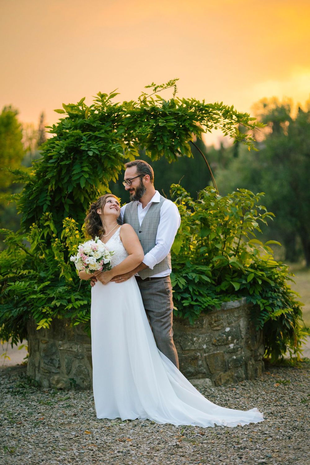 mariage couple coucher de soleil