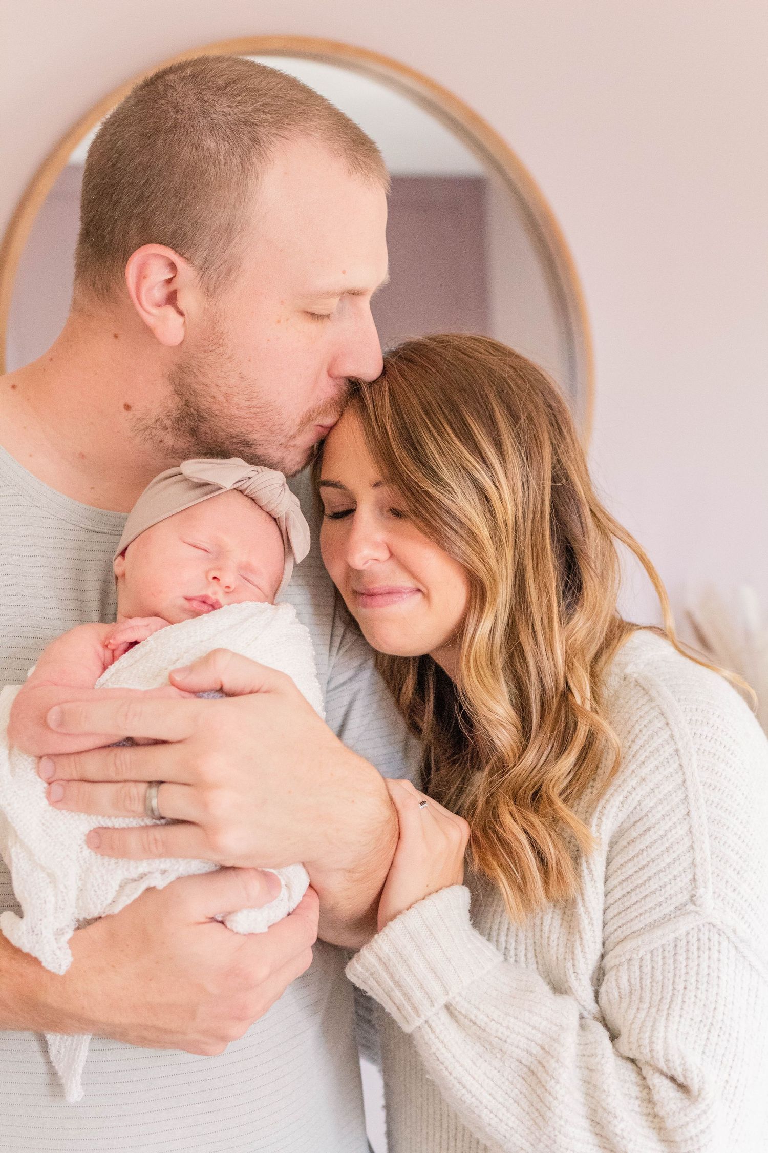 Lifestyle Newborn Portrait Session in Cincinnati