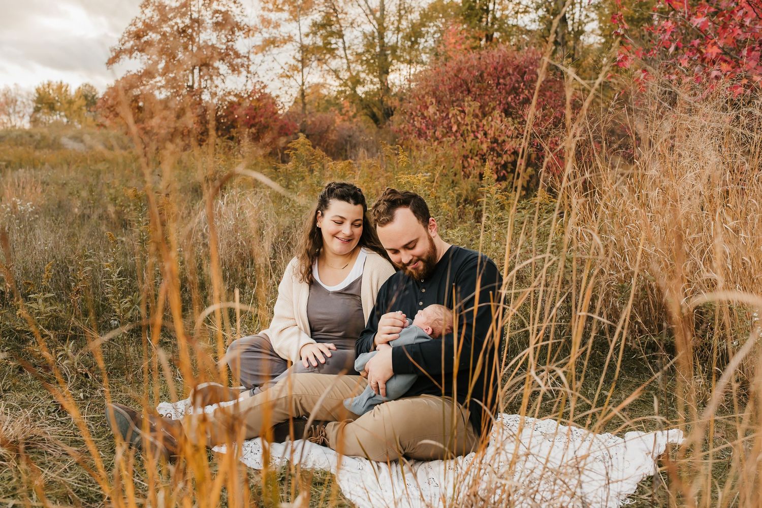 outdoor newborn session in cincinnati