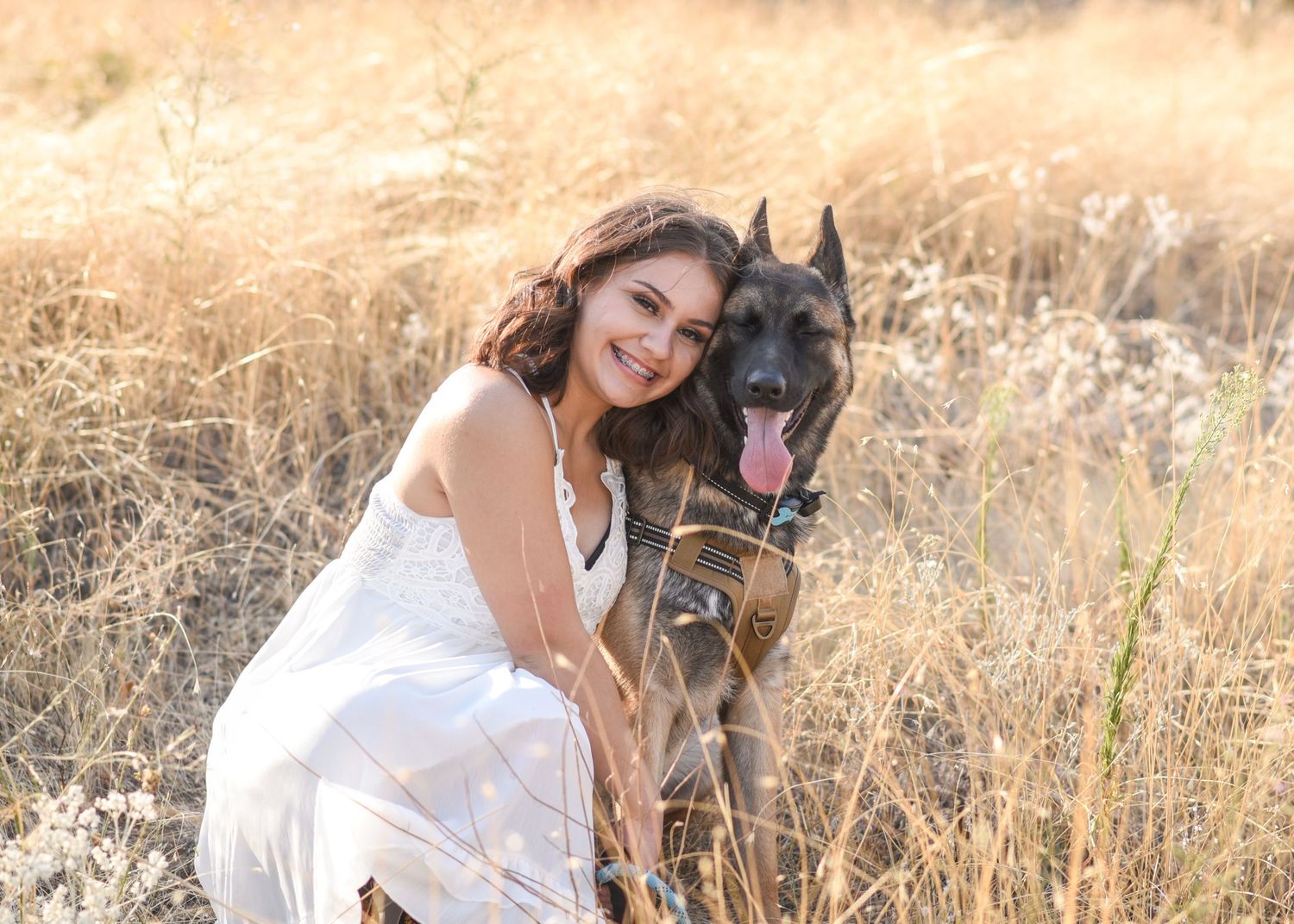 senior session of a girl with her german shepart