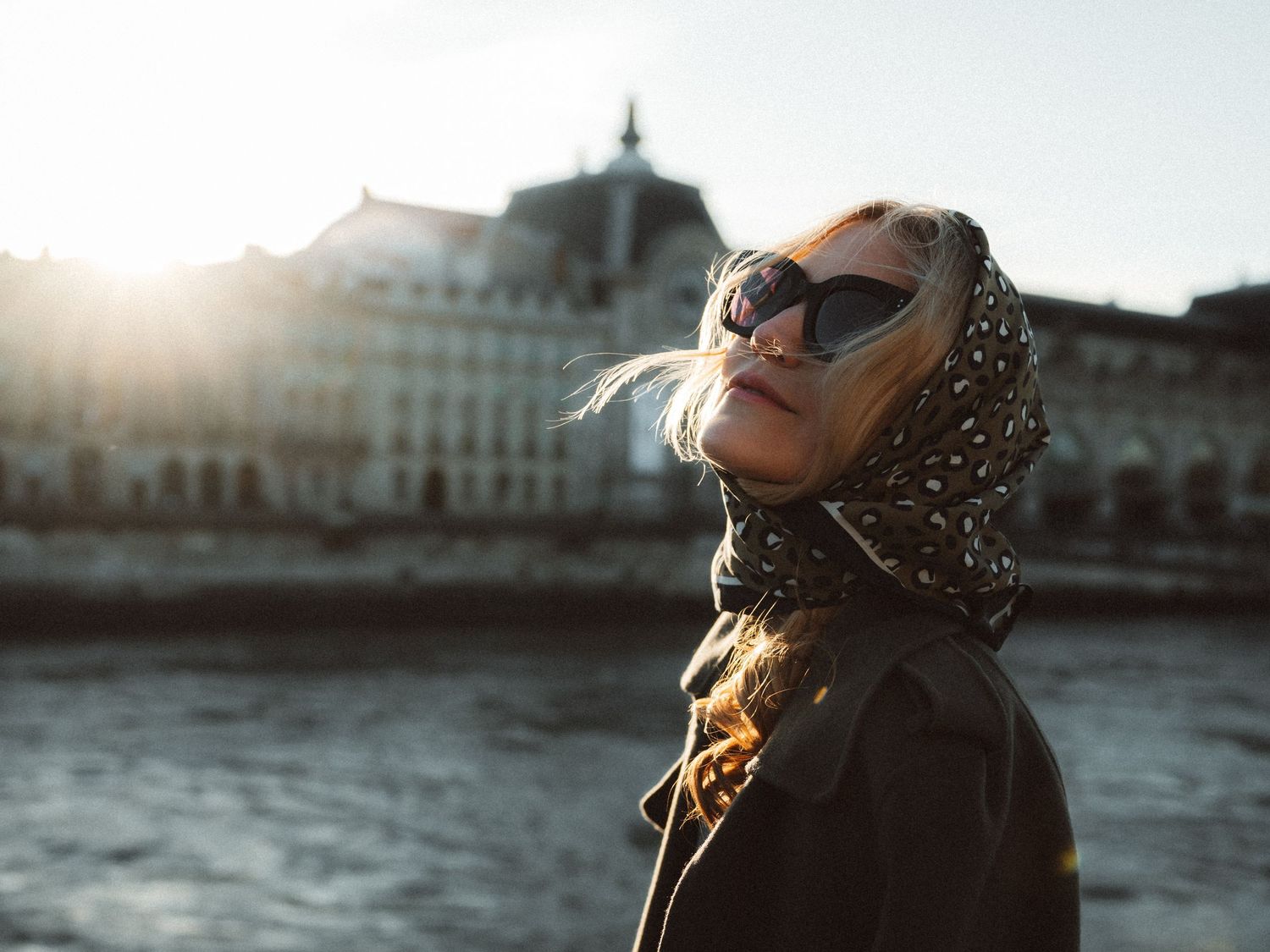 Séance portrait lifestyle dans Paris, shooting par Julie Fox photography