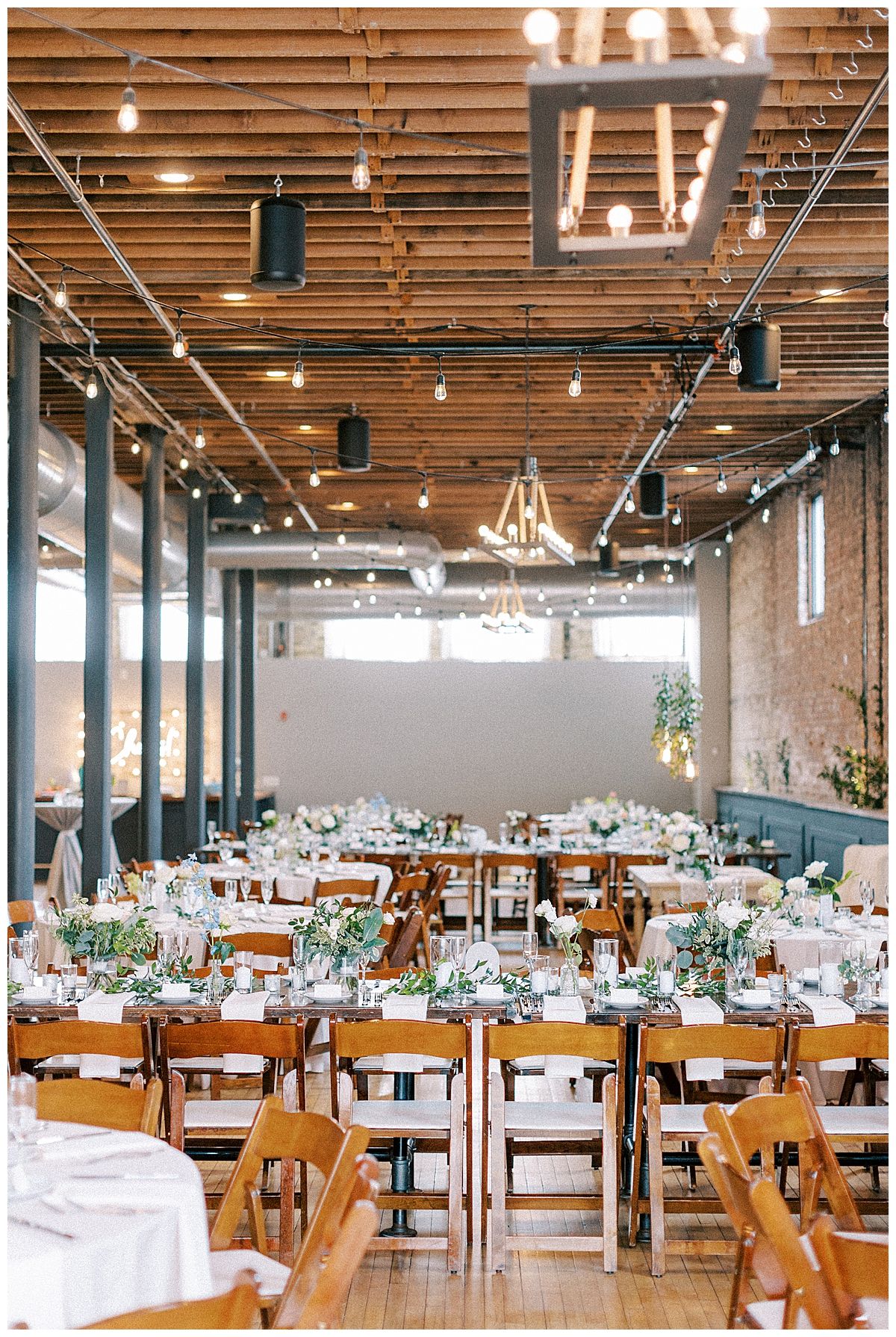 Mercantile Hall Wedding / Best Wisconsin Wedding Photographer