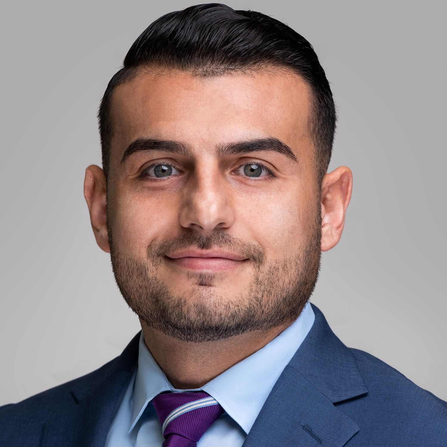 Orlando corporate headshot lounge photographer Ray Alvarez — male sales professional headshot at corporate conference event