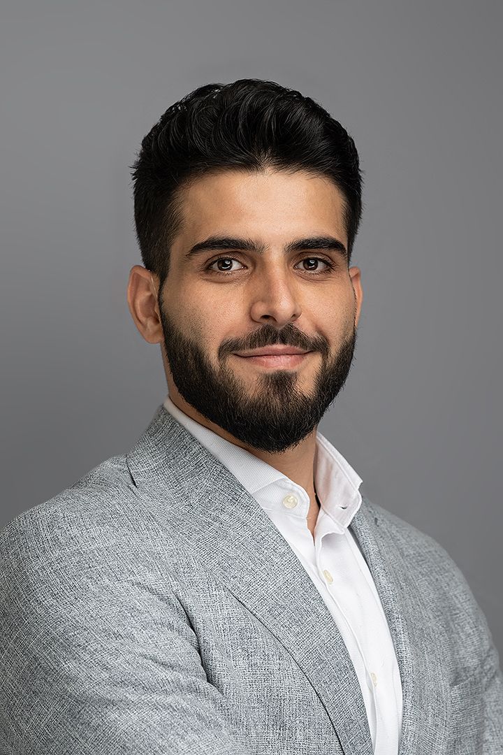 Orlando corporate headshot lounge photographer Ray Alvarez — male professional headshot captured at convention headshot station