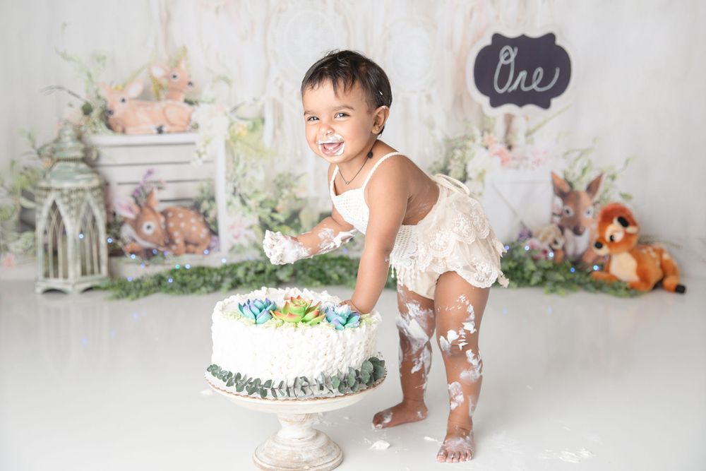 AUSTIN, TX | NISA MOMIN PHOTOGRAPHY | CAKE SMASH | 1ST BIRTHDAY | MILESTONE