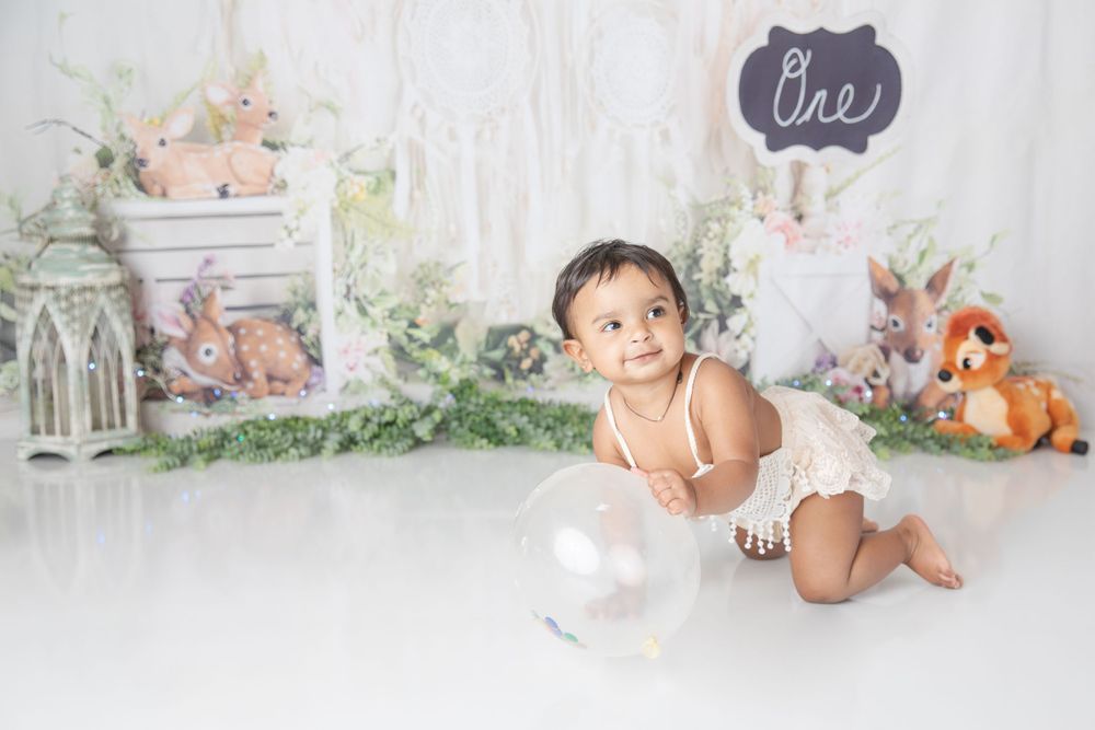 AUSTIN, TX | NISA MOMIN PHOTOGRAPHY | CAKE SMASH | 1ST BIRTHDAY | MILESTONE