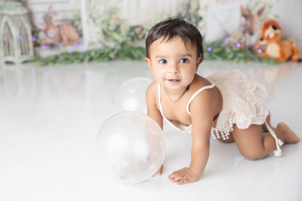 AUSTIN, TX | NISA MOMIN PHOTOGRAPHY | CAKE SMASH | 1ST BIRTHDAY | MILESTONE