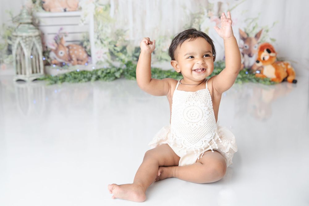 AUSTIN, TX | NISA MOMIN PHOTOGRAPHY | CAKE SMASH | 1ST BIRTHDAY | MILESTONE