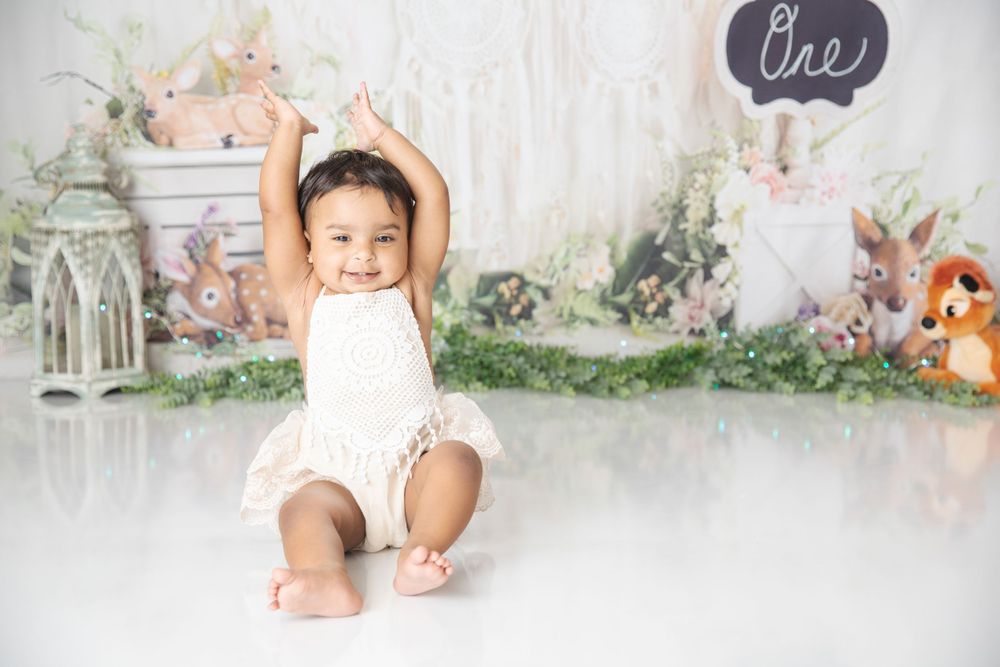 AUSTIN, TX | NISA MOMIN PHOTOGRAPHY | CAKE SMASH | 1ST BIRTHDAY | MILESTONE