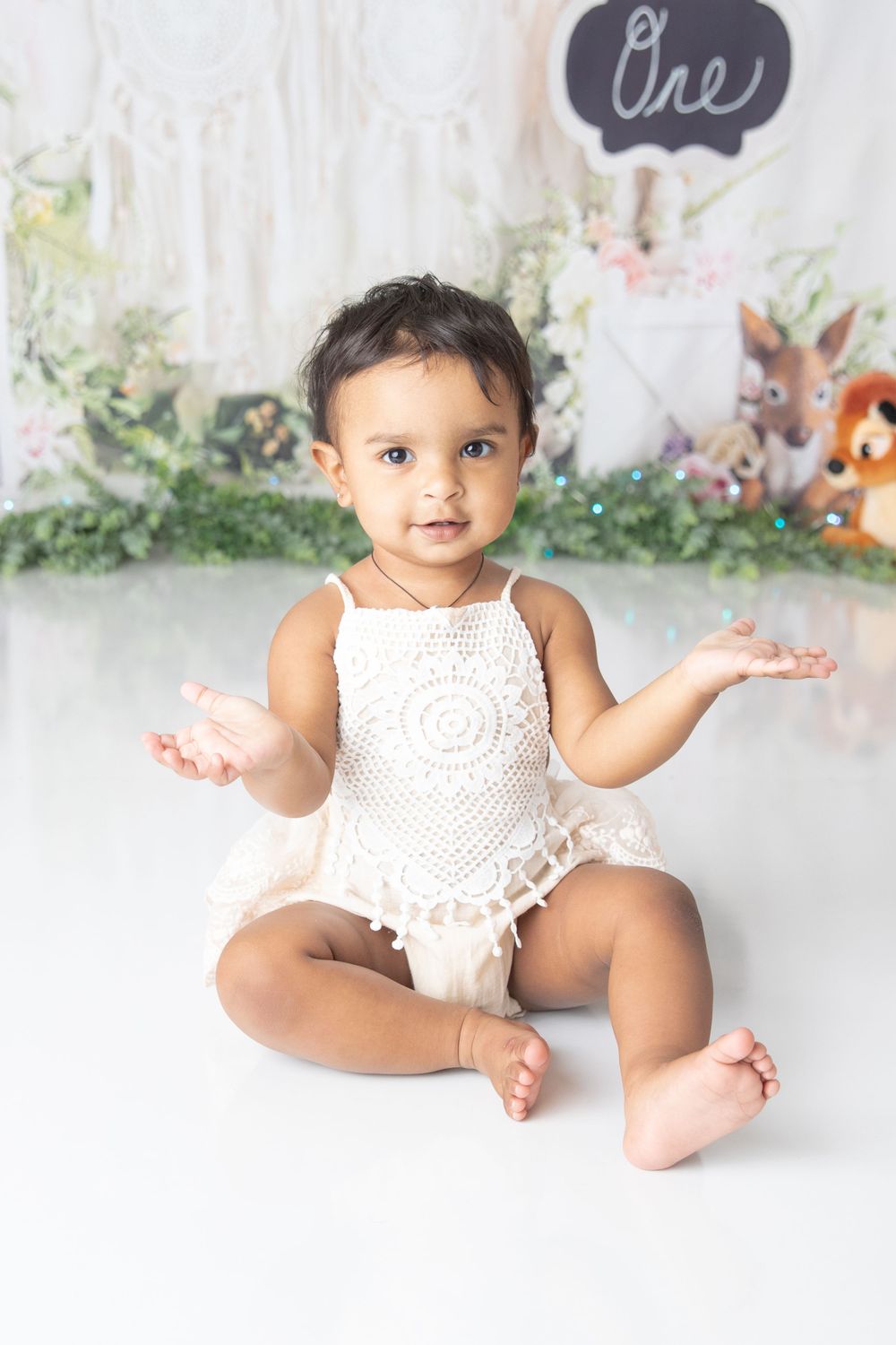 AUSTIN, TX | NISA MOMIN PHOTOGRAPHY | CAKE SMASH | 1ST BIRTHDAY | MILESTONE