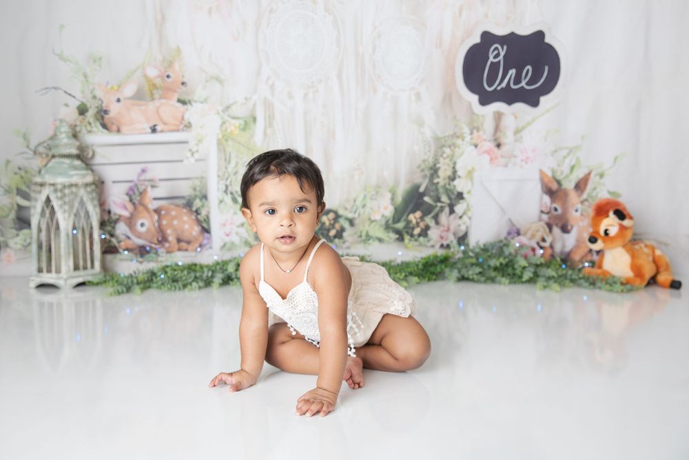 AUSTIN, TX | NISA MOMIN PHOTOGRAPHY | CAKE SMASH | 1ST BIRTHDAY | MILESTONE