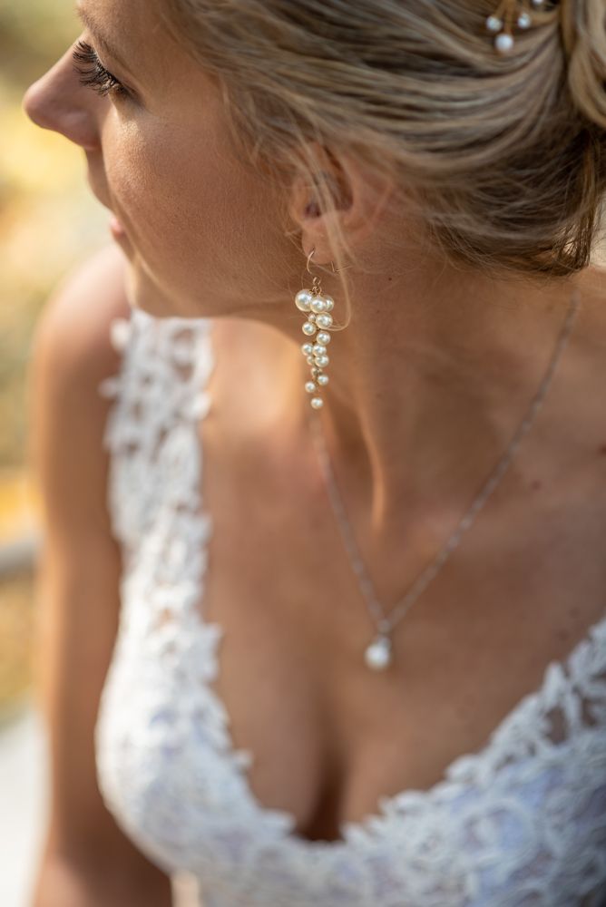 Nahaufnahme vom Brautschmuck