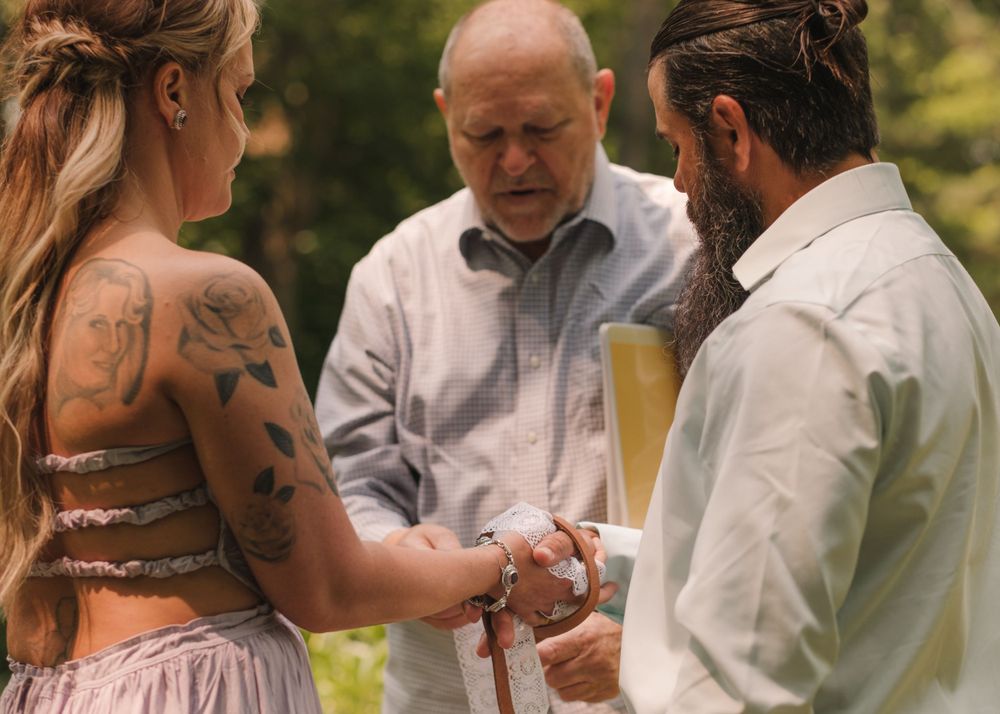 Tying the knot wedding intimate ceremony