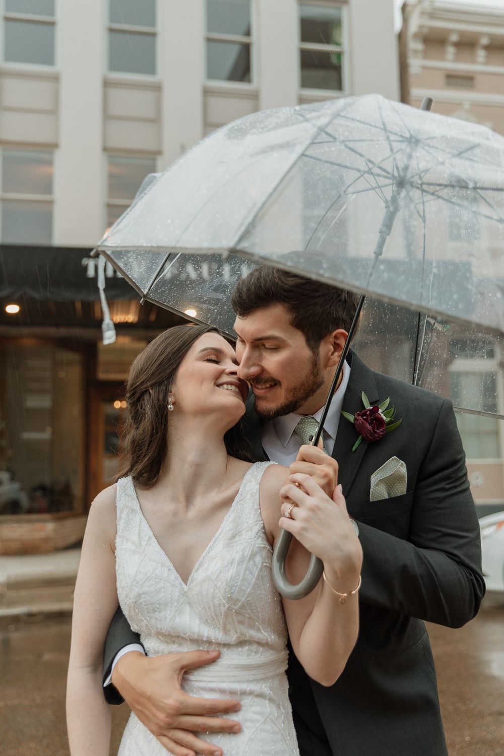 wedding-photos-outside-the-faulkner-jackson-ms
