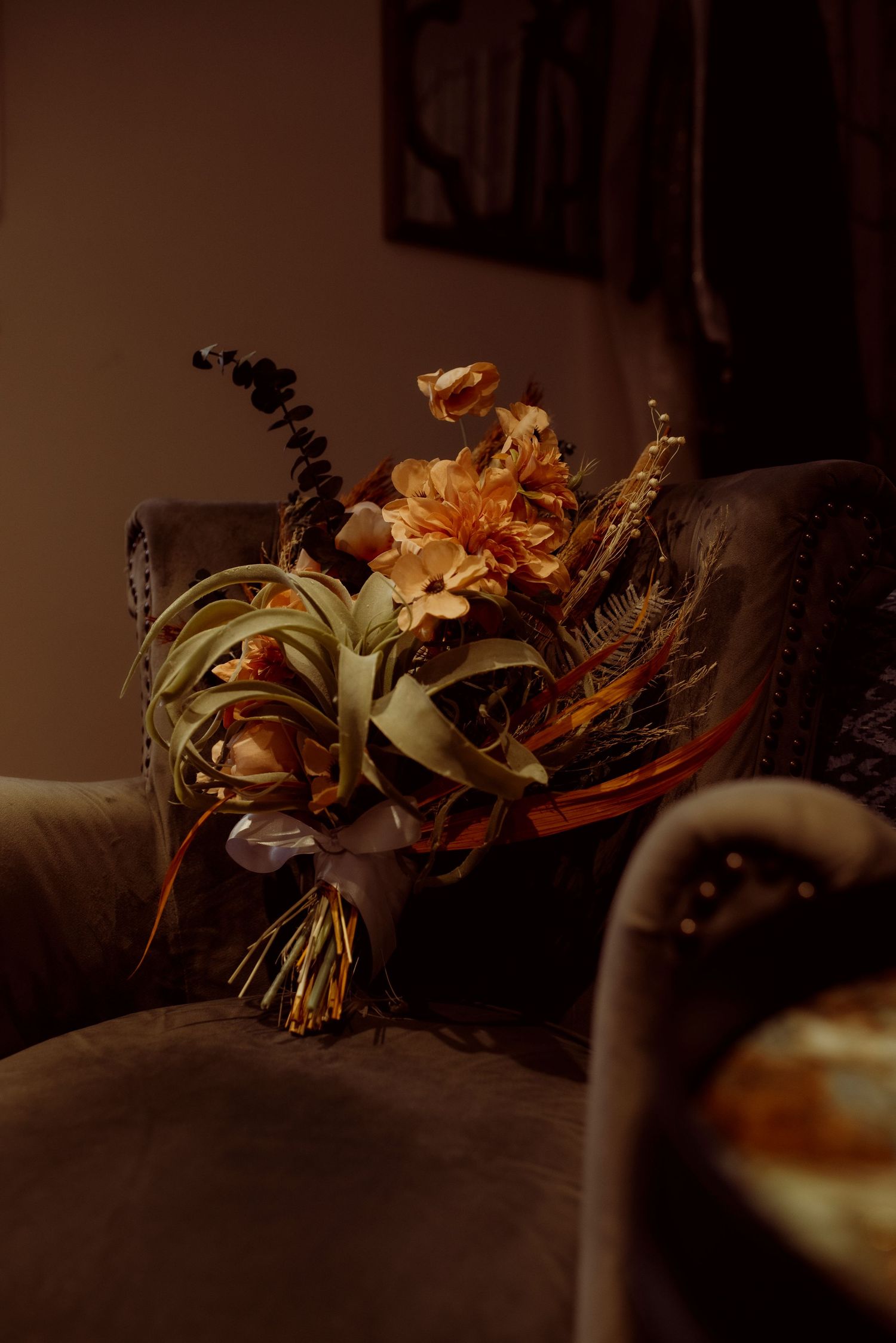 Dried flower bouquet elopement photography