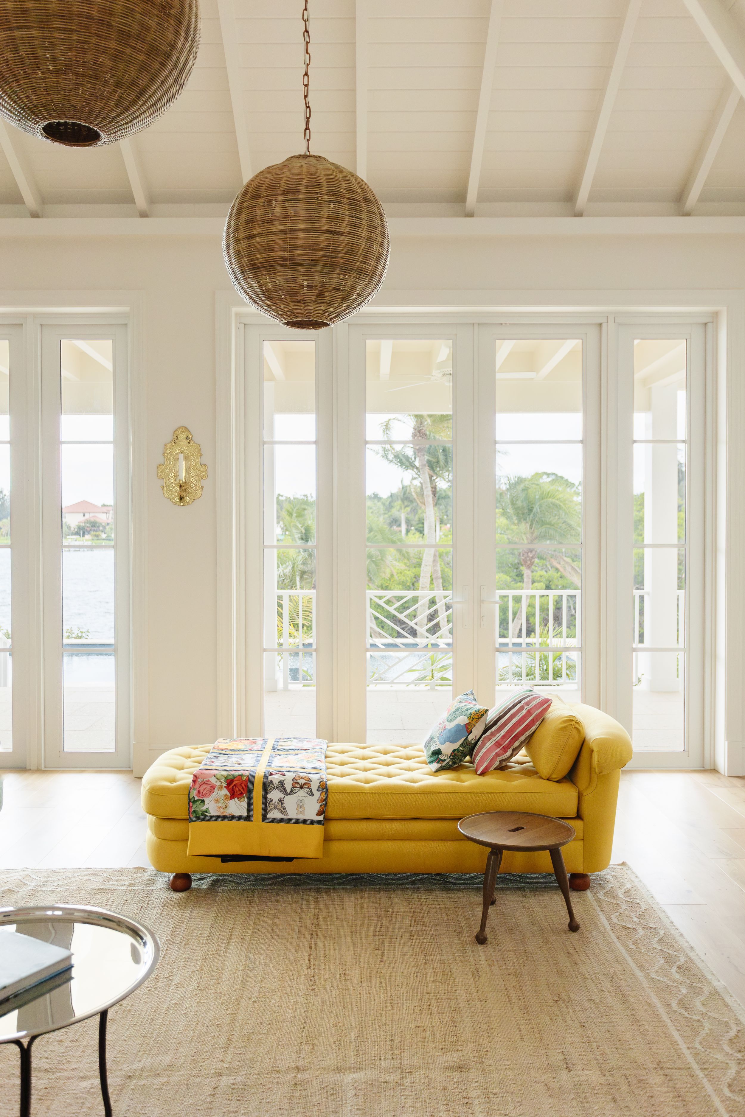Tara Correa's photography focuses on capturing the architectural interiors of commercial and residential spaces.