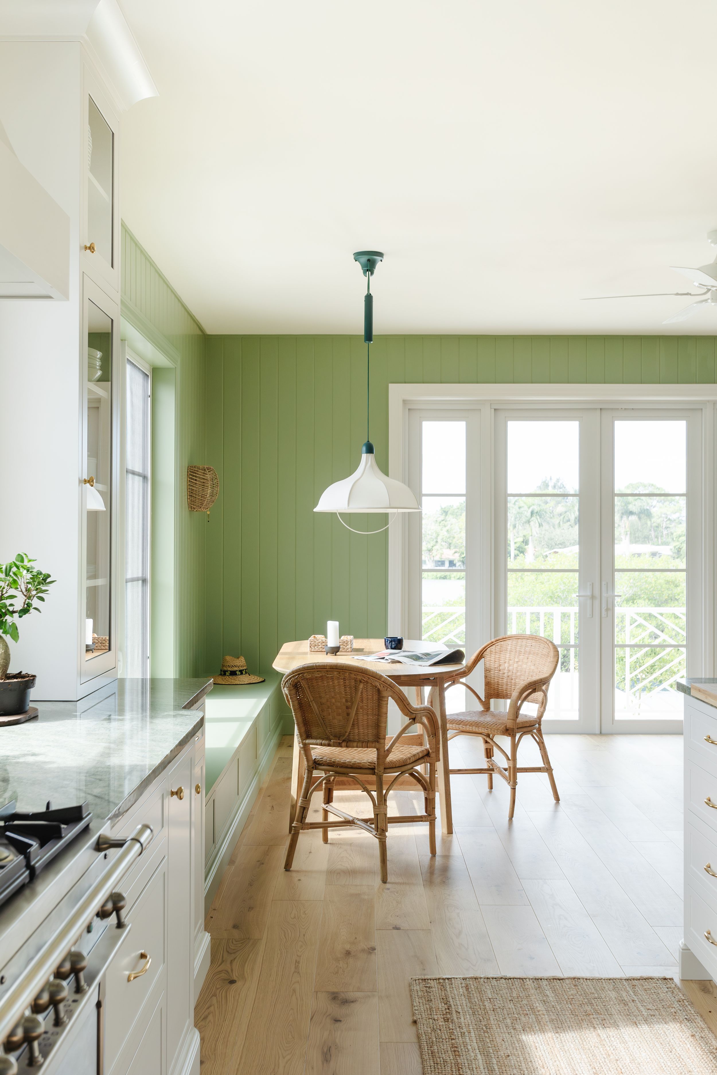 Tara Correa's photography focuses on capturing the architectural interiors of commercial and residential spaces.