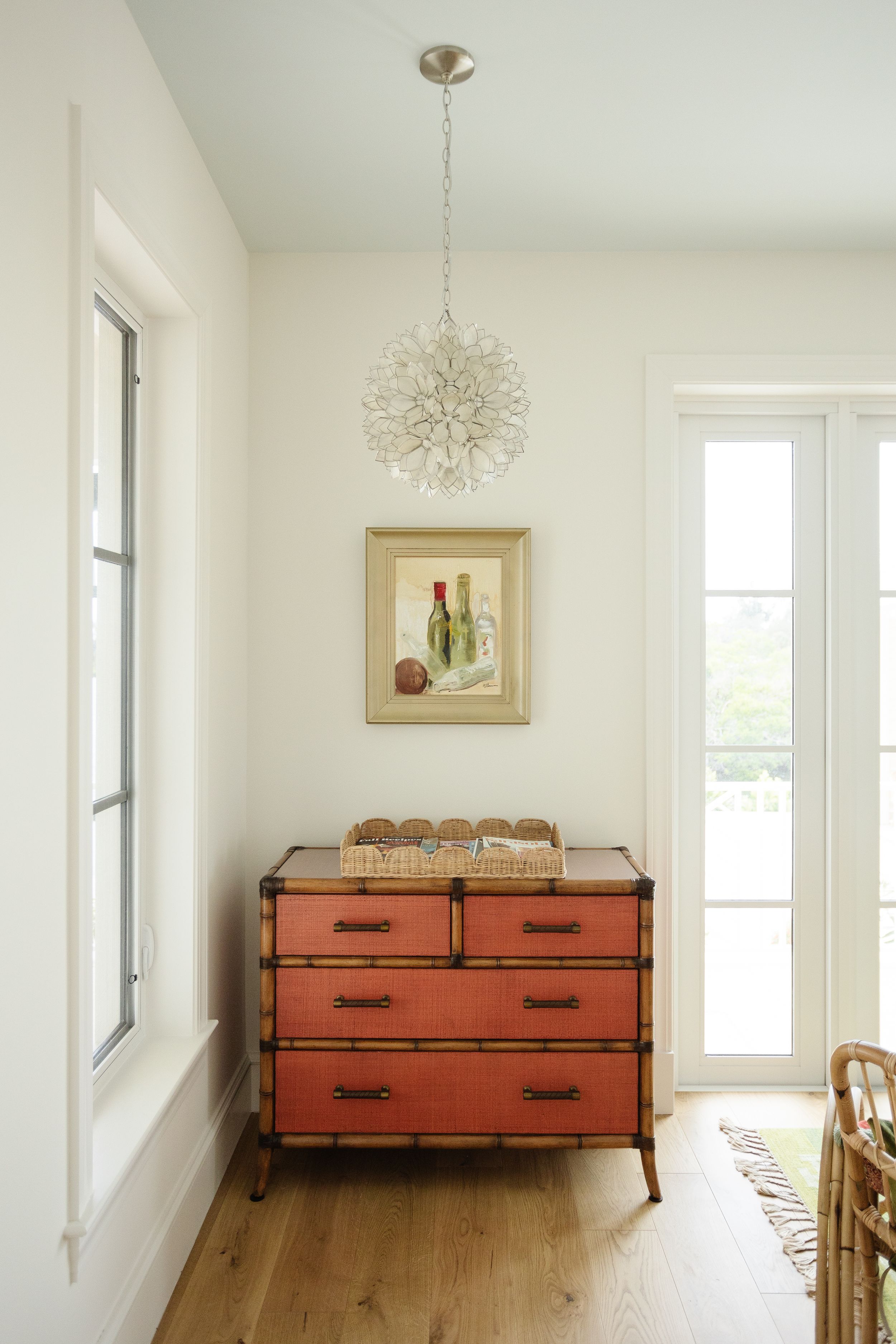 Tara Correa's photography focuses on capturing the architectural interiors of commercial and residential spaces.