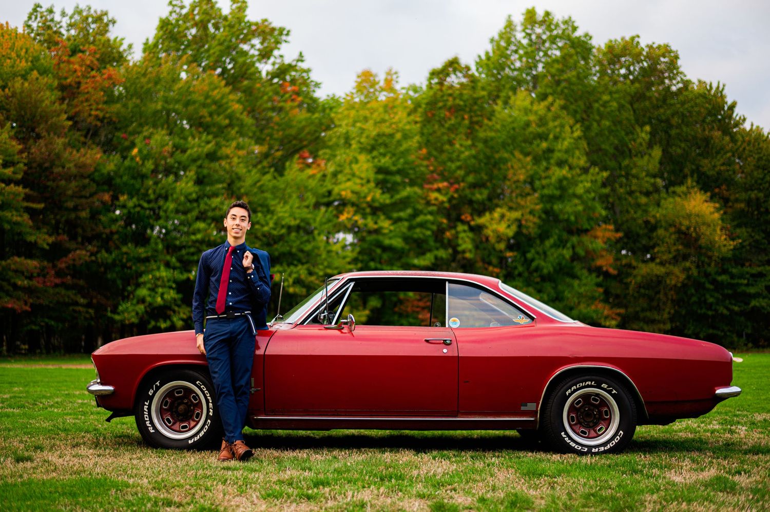 guy with car senior photo shoot