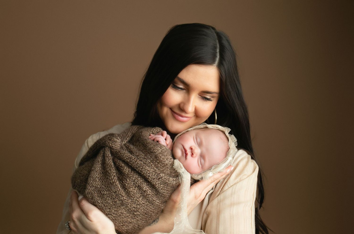 Mom holding newborn. Greenville sc newborn photographer, Easley sc newborn photographer, Upstate sc newborn photographer